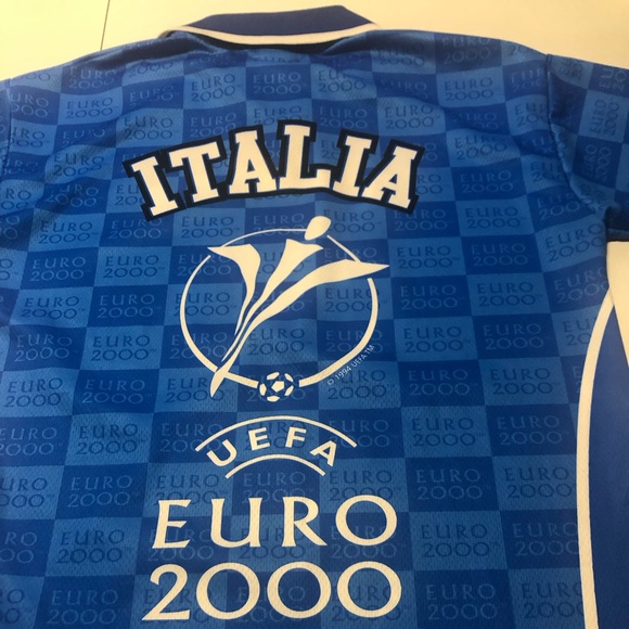 Like new condition - vintage Euro 2000 Italia fan shirt - Picture 8 of 10